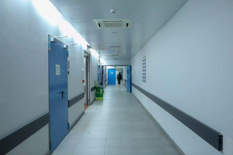 Καλαμάτα: Άνδρας με μαχαίρι εισέβαλε στο νοσοκομείο