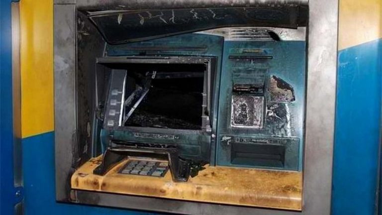 Βόλος: Ανατίναξαν ATM τράπεζας – Ζημιές από την έκρηξη