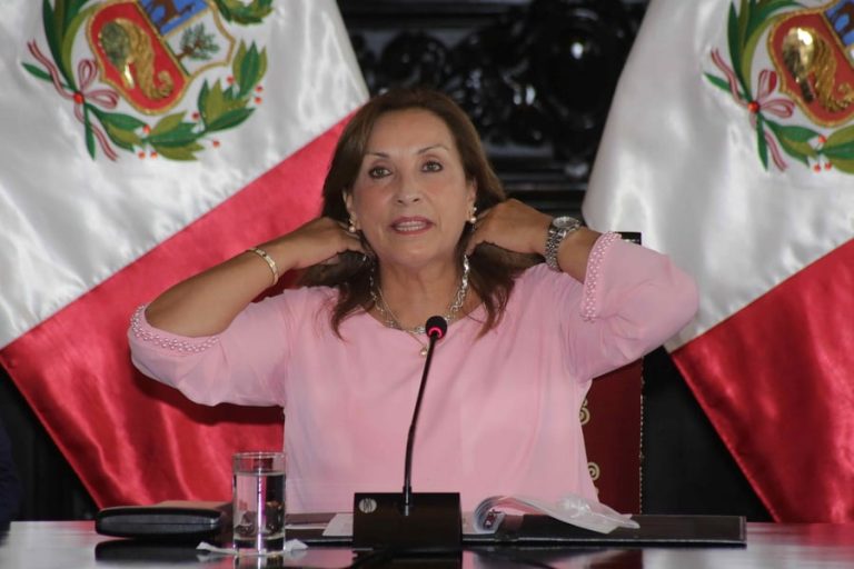 «Rolex-gate» στο Περού: Κατάσχεση τριών ρολογιών και βραχιολιού από την πρόεδρο της χώρας – Το σκάνδαλο για «παράνομο πλουτισμό»