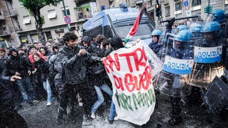 Ιταλία: Συγκρούσεις της αστυνομίας με διαδηλωτές στο Τορίνο, όπου συνεδριάζουν οι υπουργοί Περιβάλλοντος της G7