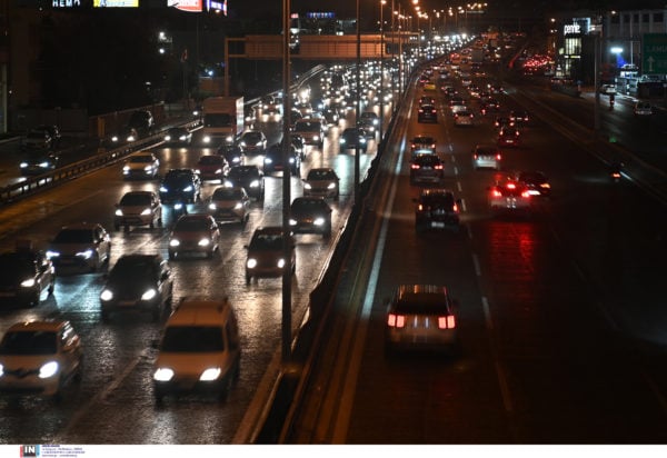Πάσχα: Περισσότερα από 84.000 οχήματα έφυγαν από την Αθήνα – Δείτε live πού έχει κίνηση