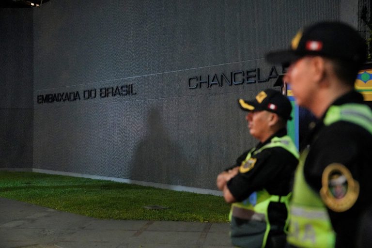 Βραζιλία: Άσυλο στην πρώην πρώτη κυρία του Περού Ναδίν Ερέδια, που καταδικάστηκε για διαφθορά